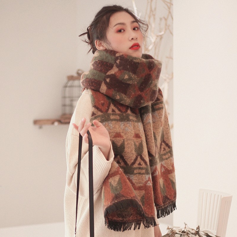Etnische dikke warme gebreide  - Ethnic Fashion Photography recensie en prijs